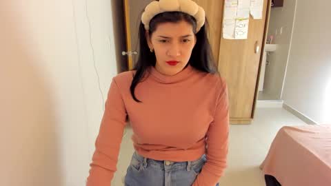 Snapshot of nahomi2021 chatting on 02/05/25, 01:37 independent model online show from 02/05/25, 01:37