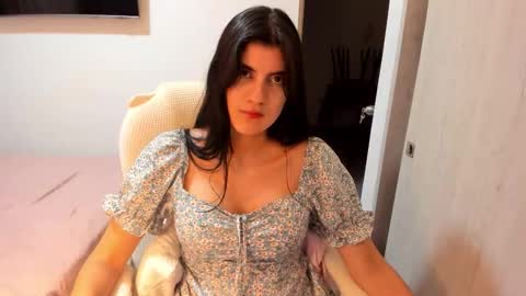 independent model online show from 11/04/25, 01:48