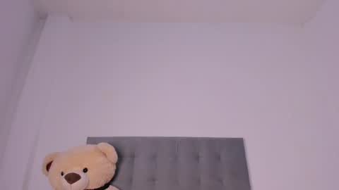 Laura online show from 01/11/25, 06:45