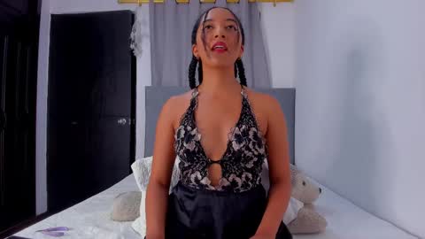 Laura online show from 03/04/25, 03:44