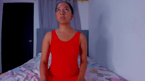 Laura online show from 03/09/25, 01:25