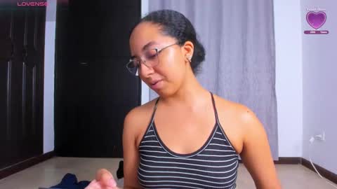 Laura online show from 10/01/25, 01:11