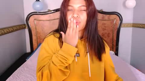 Nahomy online show from 02/27/25, 06:40