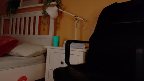  VICTORIA  online show from 04/08/26, 07:47