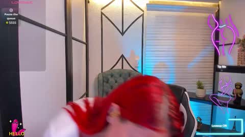 Nahomi online show from 12/18/25, 05:02