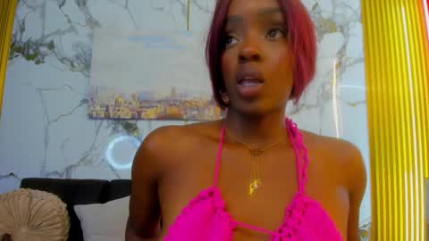 Nahomy  online show from 11/26/25, 10:22