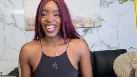 Nahomy  online show from 11/30/25, 10:03