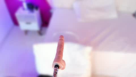 Nahomy Roberts online show from 03/01/25, 12:12