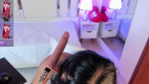 Nahomy Roberts online show from 10/06/25, 12:13