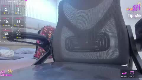 nahomyrusell online show from 06/19/26, 12:53