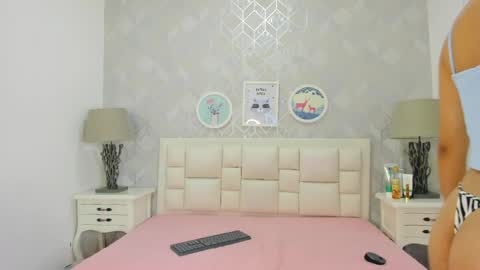 naia_cox online show from 04/08/26, 03:39