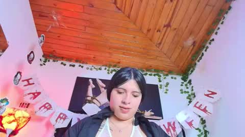 Naia x online show from 10/22/25, 12:33