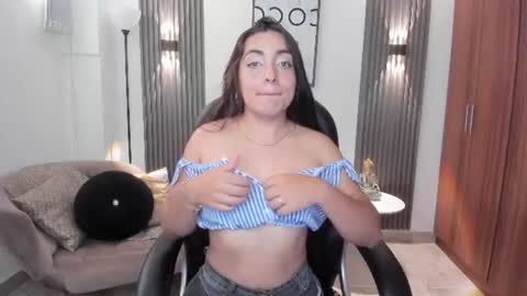 naiah_blue online show from 06/12/26, 07:13