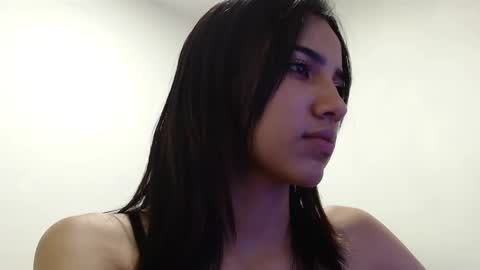 naiakit18 online show from 01/11/25, 01:37