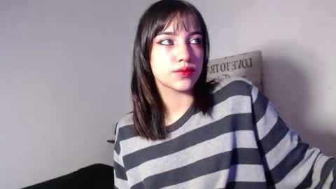 Snapshot of naiakit18 chatting on 02/05/25, 01:37 naiakit18 online show from 02/05/25, 01:37