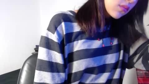 naiakit18 online show from 02/13/25, 06:48