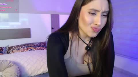 Snapshot of nailahk chatting on 05/05/26, 12:18 NAILAHK online show from 05/05/26, 12:18