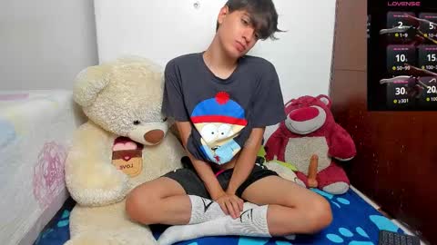 Snapshot of naim_theking chatting on 02/28/26, 02:12 N A I M T H E K I N G online show from 02/28/26, 02:12