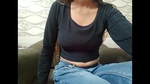 Naina online show from 12/31/24, 12:04