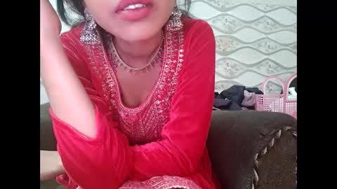 Naina online show from 01/14/25, 07:00