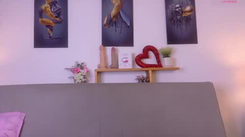 Snapshot of nairagold_ chatting on 05/24/26, 12:37 nairagold_ online show from 05/24/26, 12:37