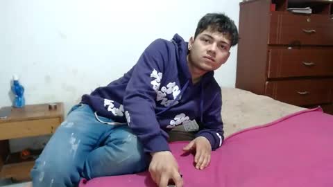 naisha and axel2 online show from 10/30/25, 03:19