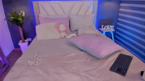 Naisha Ford online show from 04/09/26, 06:19