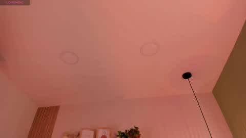 INSTAGRAM  m2221     online show from 12/22/25, 10:56