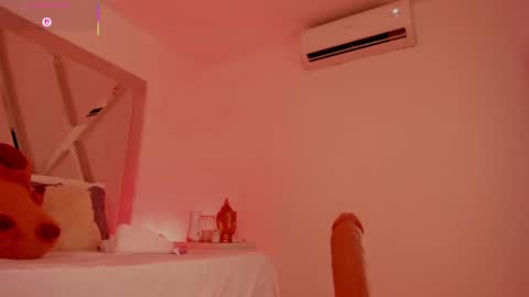 INSTAGRAM  m2221     online show from 04/07/26, 10:37