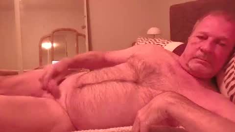 Snapshot of naked4ladies2 chatting on 10/28/25, 07:34 Naked4Ladies online show from 10/28/25, 07:34