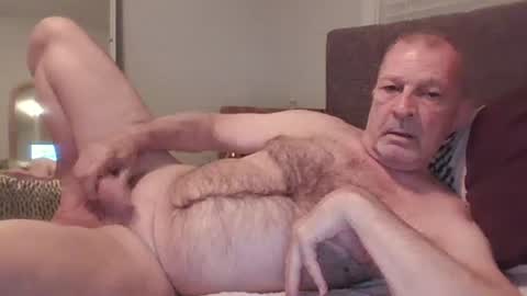 Snapshot of naked4ladies2 chatting on 07/19/26, 05:33 Naked4Ladies online show from 07/19/26, 05:33