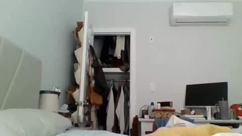 Snapshot of nakedandfree978 chatting on 03/11/25, 01:34 nakedandfree978 online show from 03/11/25, 01:34
