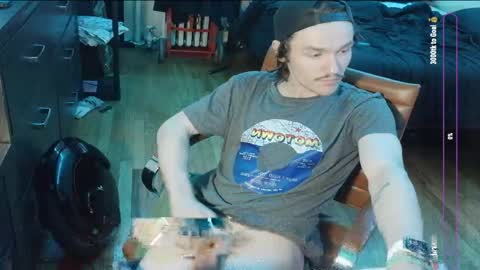 mid-west guy living on the east coast trying to figure out where to go next online show from 05/13/26, 04:04