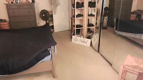 nakedmonkey online show from 04/24/26, 12:24