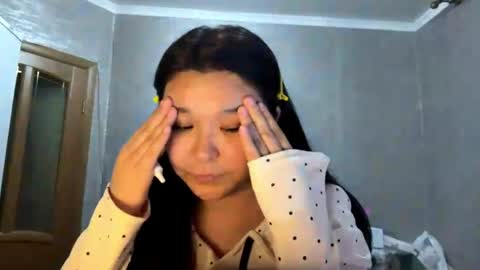 Snapshot of nakimpton chatting on 06/09/26, 05:57 Leyla online show from 06/09/26, 05:57