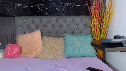 NALAROY online show from 02/25/25, 05:41