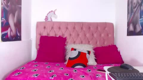 NALAROY online show from 10/31/25, 04:30