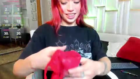 Snapshot of namearohouse chatting on 10/18/25, 12:17 ----Namea------ online show from 10/18/25, 12:17