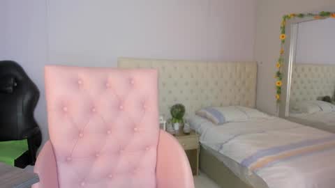 nami_sam online show from 12/04/24, 03:21