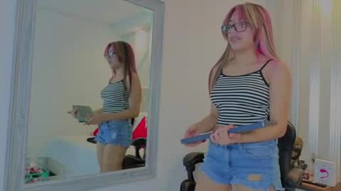 nami_sweet_ online show from 10/04/25, 03:59
