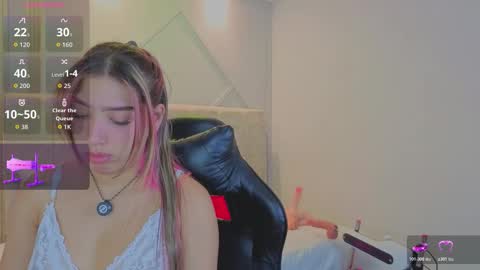 nami_sweet_ online show from 11/15/25, 12:45