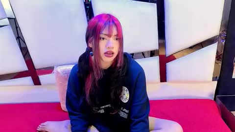     online show from 12/14/25, 12:43