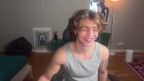 Snapshot of namiraaxel chatting on 01/21/25, 07:39 Georges online show from 01/21/25, 07:39