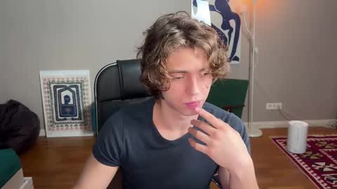 Snapshot of namiraaxel chatting on 01/23/25, 07:40 Georges online show from 01/23/25, 07:40