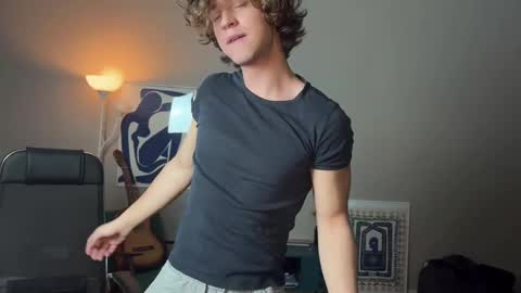 Snapshot of namiraaxel chatting on 02/01/25, 09:29 Georges online show from 02/01/25, 09:29