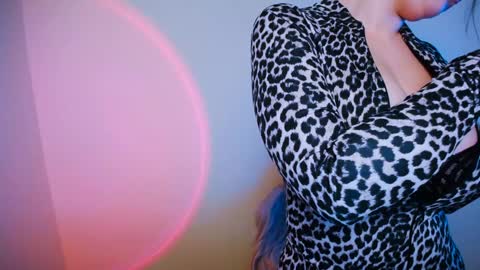 Snapshot of nanafey chatting on 12/15/24, 02:05 your candy online show from 12/15/24, 02:05