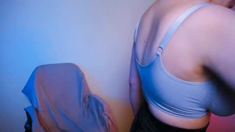 Snapshot of nanafey chatting on 12/26/24, 01:43 your candy online show from 12/26/24, 01:43