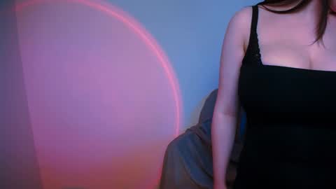 Snapshot of nanafey chatting on 02/26/25, 02:37 your candy online show from 02/26/25, 02:37