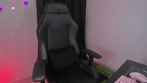 Snapshot of nanaleon chatting on 02/10/25, 02:08 online show from 02/10/25, 02:08