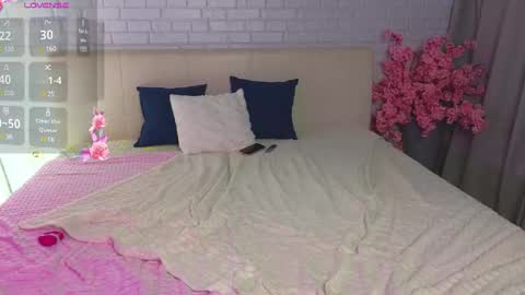 Snapshot of nanami_v02 chatting on 02/21/25, 09:11 Maeve online show from 02/21/25, 09:11